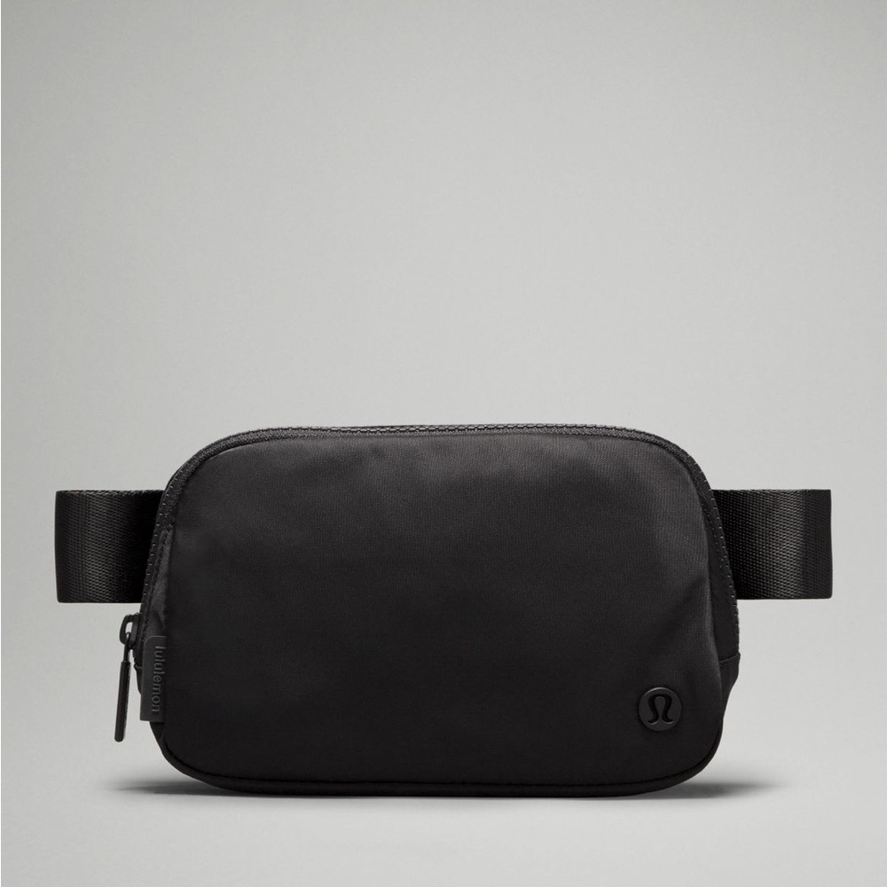 Lululemon Everywhere Belt Bag, 1L - Picture 2 of 8